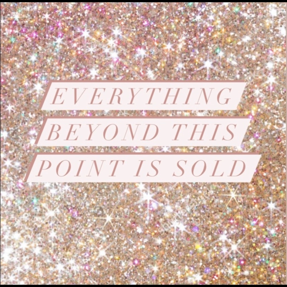 Thank you for shopping my closet. 🛍💜